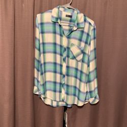 Gap Plaid Women’s Button Up Shirt. 