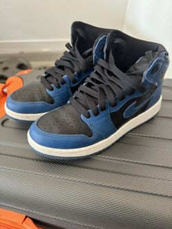 Air Jordan 1 “Dark Marina Blue” (Sz. 3.5Y) 