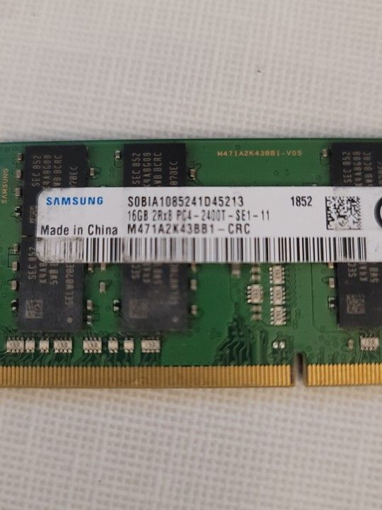SAMSUNG 16GB 2Rx8 DDR4-19200 PC4-2400T Laptop Ram Memory M471A2K43CB1-CRC. Condition is Used. Shipped with USPS Ground Advantage.