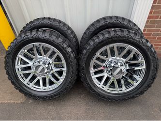 NEW 22 inch chrome f250 style wheels wrapped in RBP 33x12.50r22 8 lug 8x170