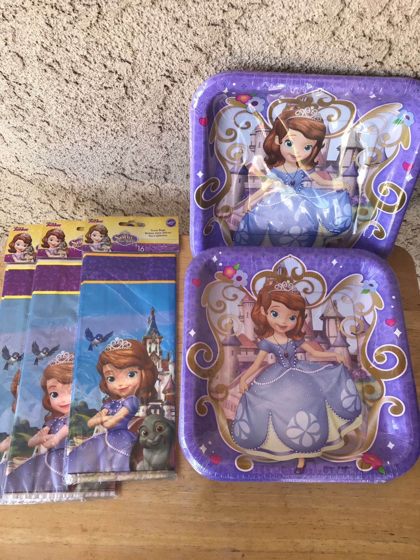 DISNEY SOFIA THE FIRST BIRTHDAY PARTY DECORATIONS AND PARTY FAVORS