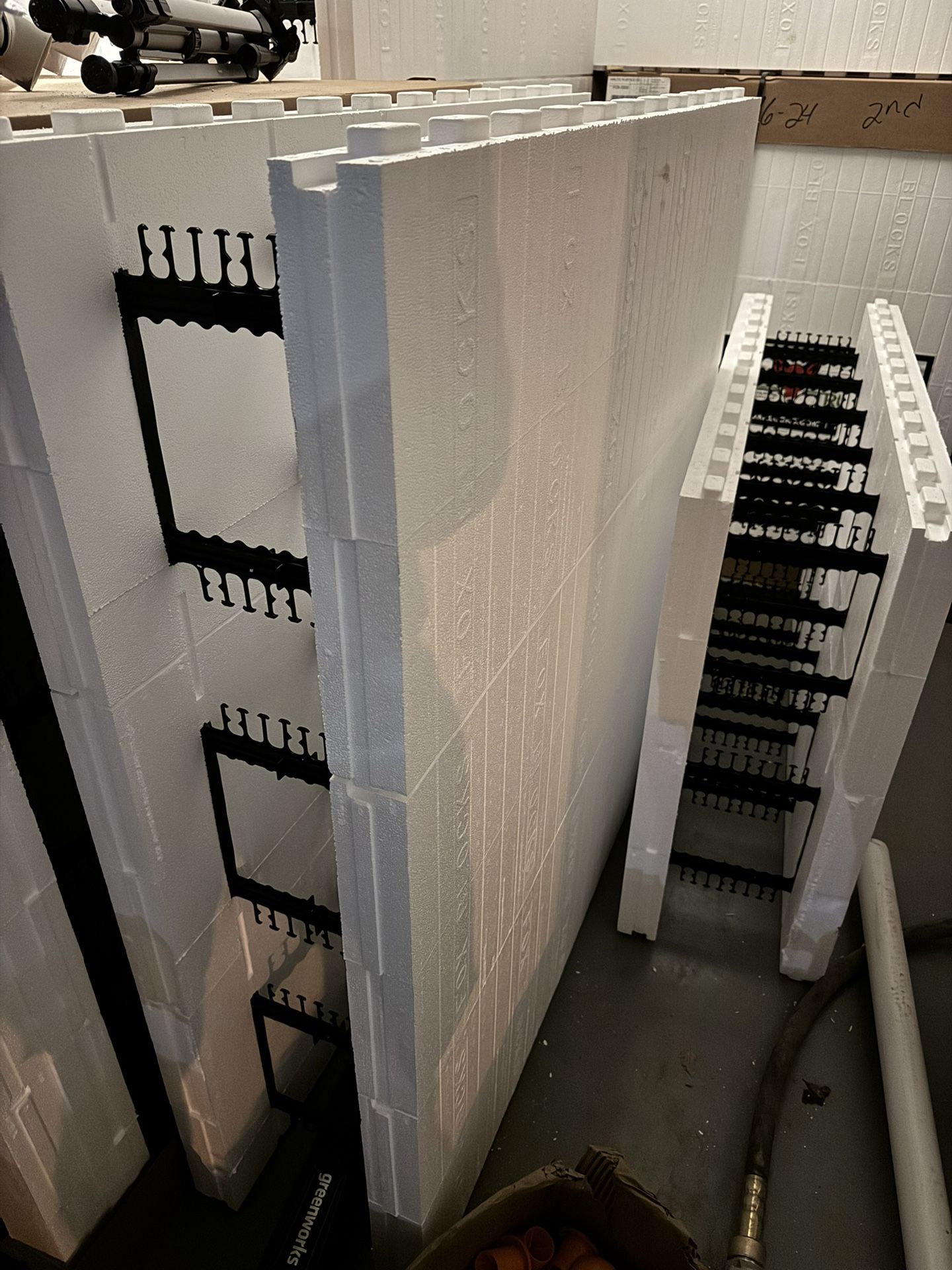 FoxBlocks @ ICF 8’’ Insulated Concrete Form Blocks