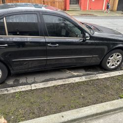 Mercedes Benz E320 Black Sedan 