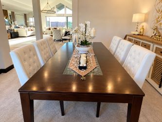 Elegant Dining Table Set – $950
