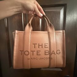Marc Jacob’s Leather Tote 