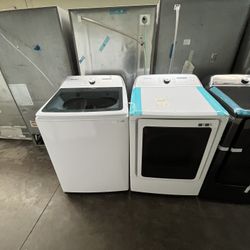 SAMSUNG WASHER AND ELECTRIC 220 DRYER