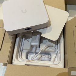 UCG-Ultra (Open Box - Like New) Ubiquiti Cloud Gateway