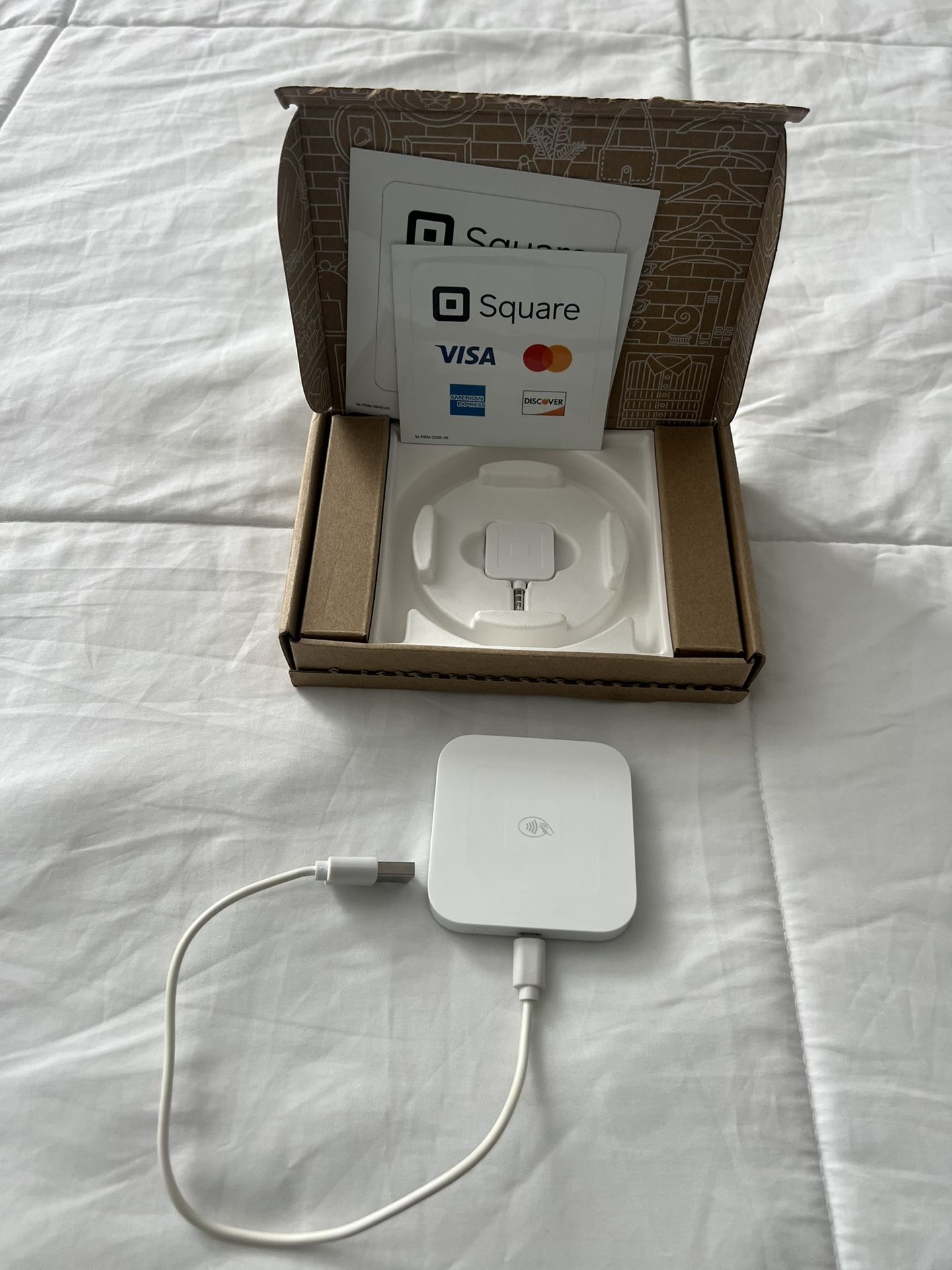 Square Credit Card Reader for Contactless Chip And Portable Mag Stripe