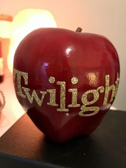 Twilight decorative apple 🍎. Perfect gift for a Twilight fan. Handmade. One-of-a-kind. It