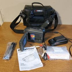 Panasonic PV-L606D VHS-C Camcorder Video Camera kit. Works