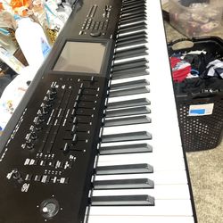 $2,500 Keyboard Korg Kronos 2  Usado Como Nuevo 73 Teclas