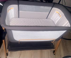 Baby universal bassinet and swing set