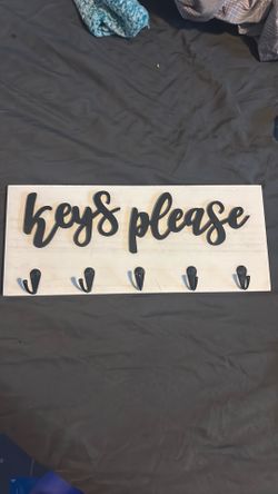 Wood key hanger