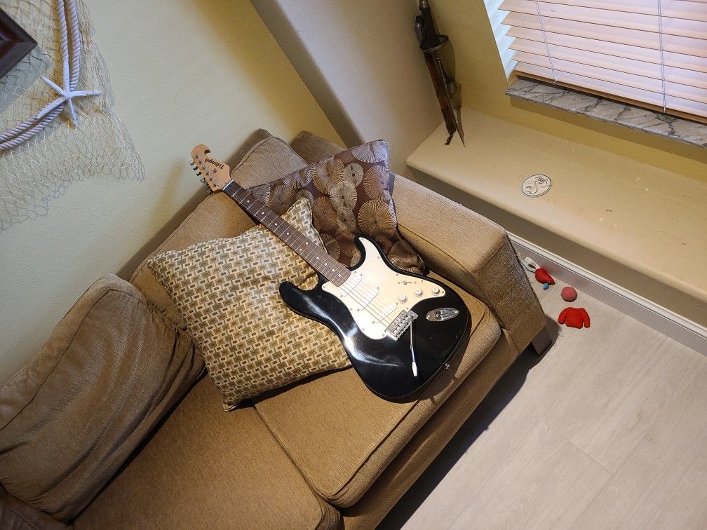 TRIUMPH Fender Electric Guitar Black Straight Nice Action $120 Or BEST OFFER