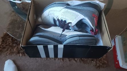 Adidas. Size 4 1/2