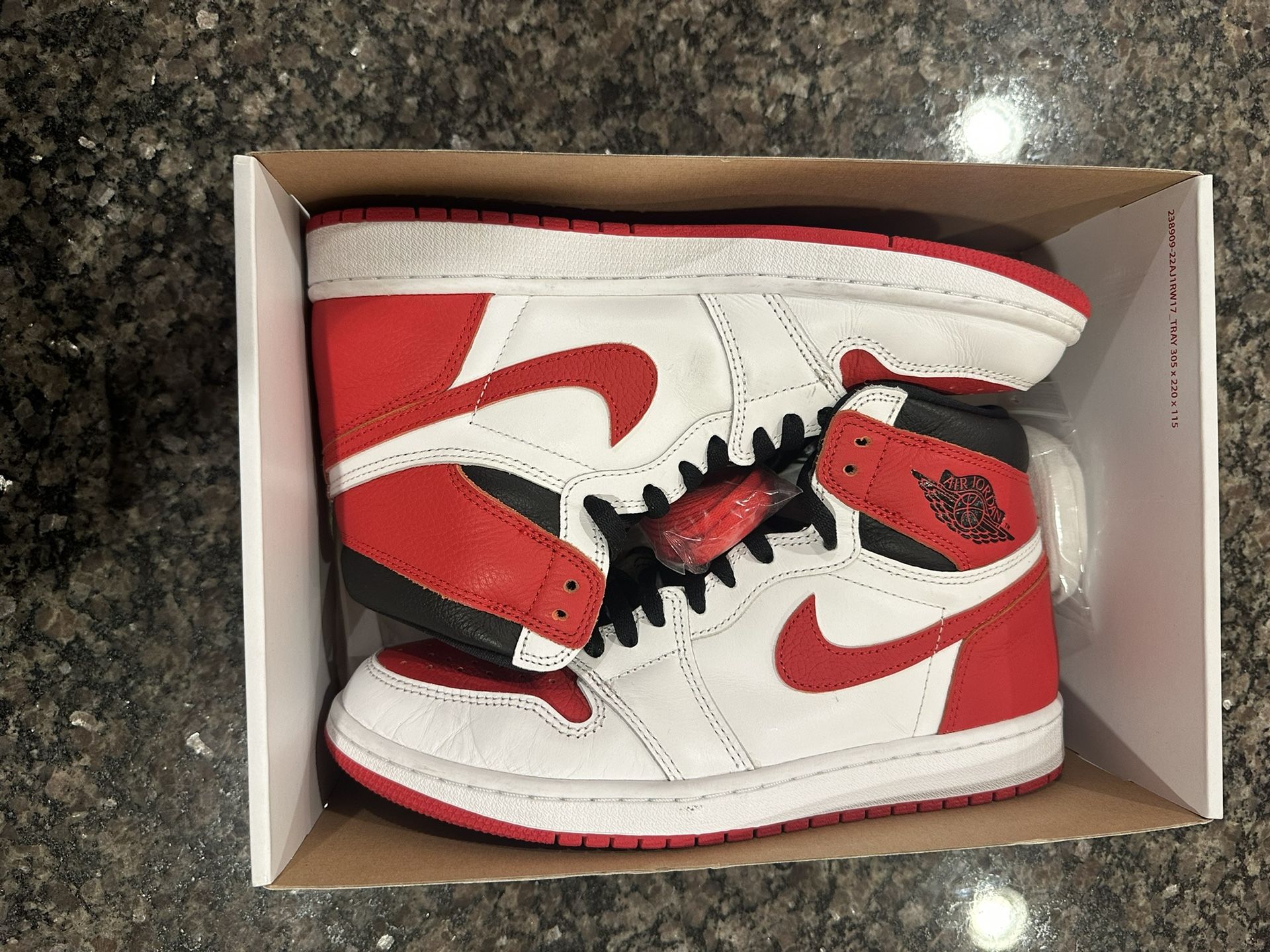Men’s Jordan 1 Retro High OG Size 9