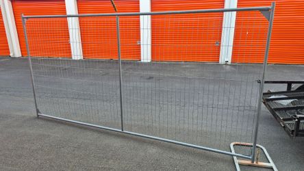 Anti climb temporary fence panels