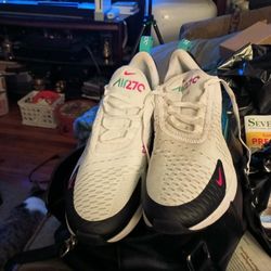 Nike Air 270