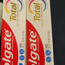 2 Colgate Total Active Prevention Whitening Toothpastes (5.1 oz)  For $6 /$6 Por Los 2
