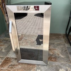 Ivation Wine Cellar 21”1/2D x 13”1/2D x 24”1/2H In Working Condition (Only 1 Rack) $40 Firm On Price