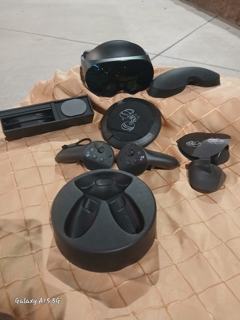 VR Meta Quest Headset