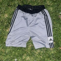Adidas Shorts Size Large 