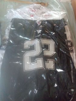 Cowboys jersey and gloves
