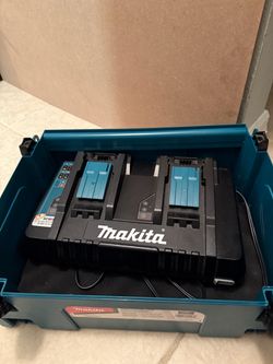 Makita DC18RD battery charger