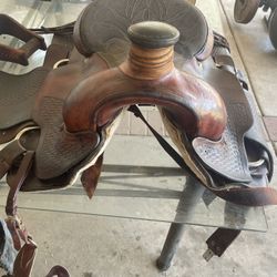 Horse Saddle No Brand Name