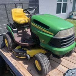 John Deere Ride On Mower 