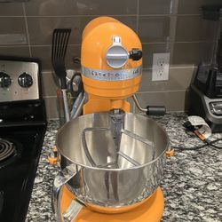 Kitchen Aid 7 Quart Bowl-Lift Stand Mixer