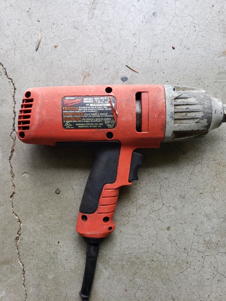 Milwaukee Heavy Duty Impact Wrech