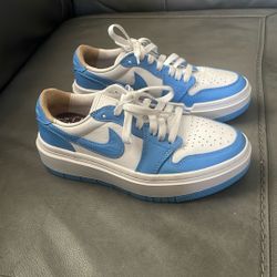 Size 6 Jordan - 1 elevate  University Blue 