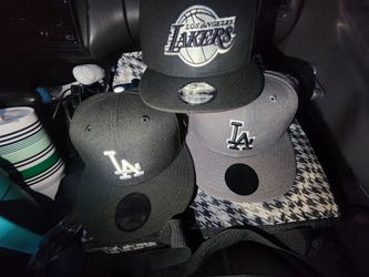 Snapback hats