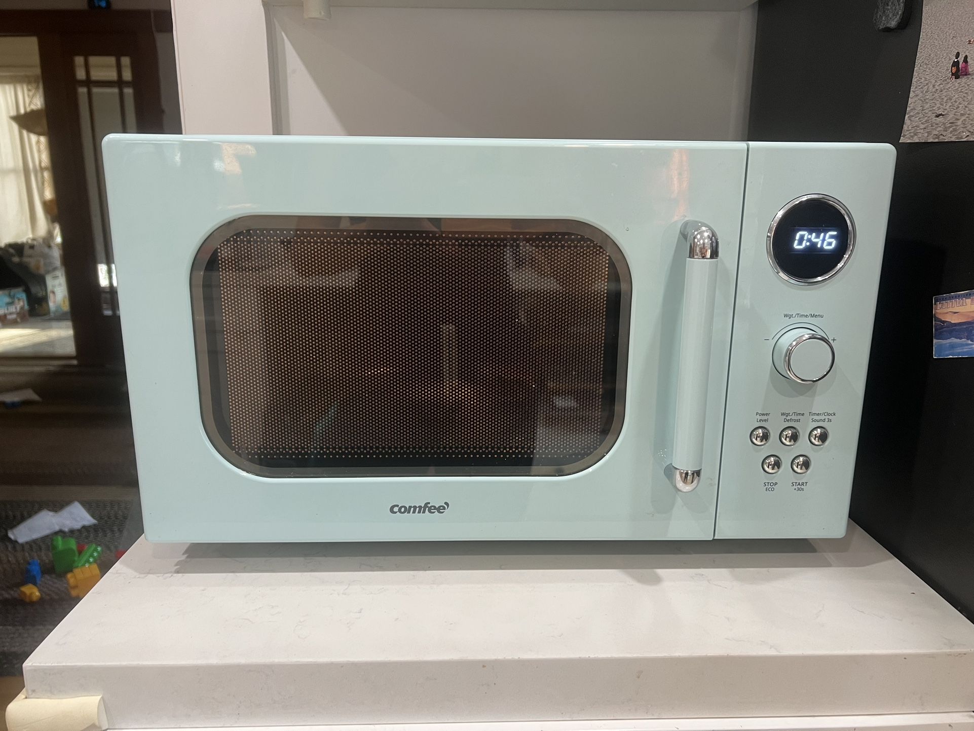 Retro Mint Green Comfee Microwave
