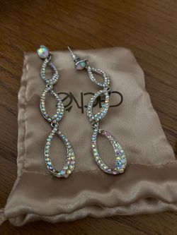 Beautiful crystal earrings formal high quality new