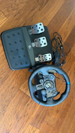Sim racing wheel and pedals