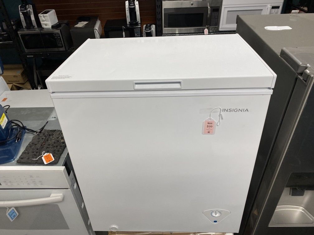 INSIGNIA Chest Freezer NSCZ50WH6 for Sale in Bellevue, WA OfferUp