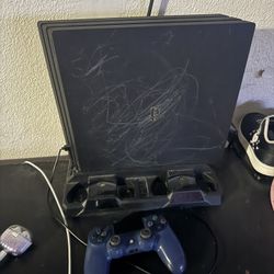 Ps4 Pro Esta Bueno Y Funsiona Con Control No Tengo Juegos Se Vende Probado