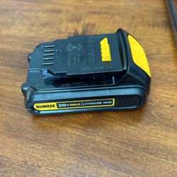 Dewalt DCB201 20V MAX 1.5 Ah Lithium-Ion Compact Battery