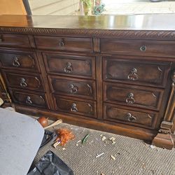 Dresser With Mirror