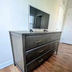 7-Drawer Dresser | Rustic Finish | Metal Handles