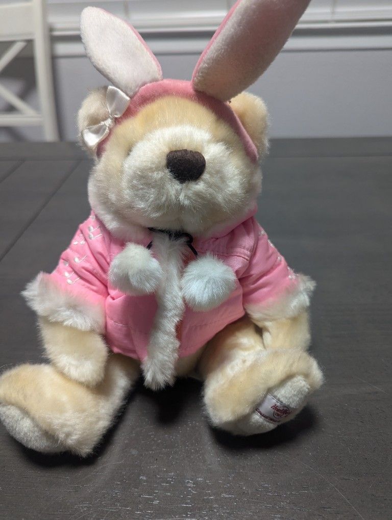 2011 Hard Rock Cafe Bunny bear