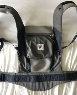 Ergo Baby carrier- like new