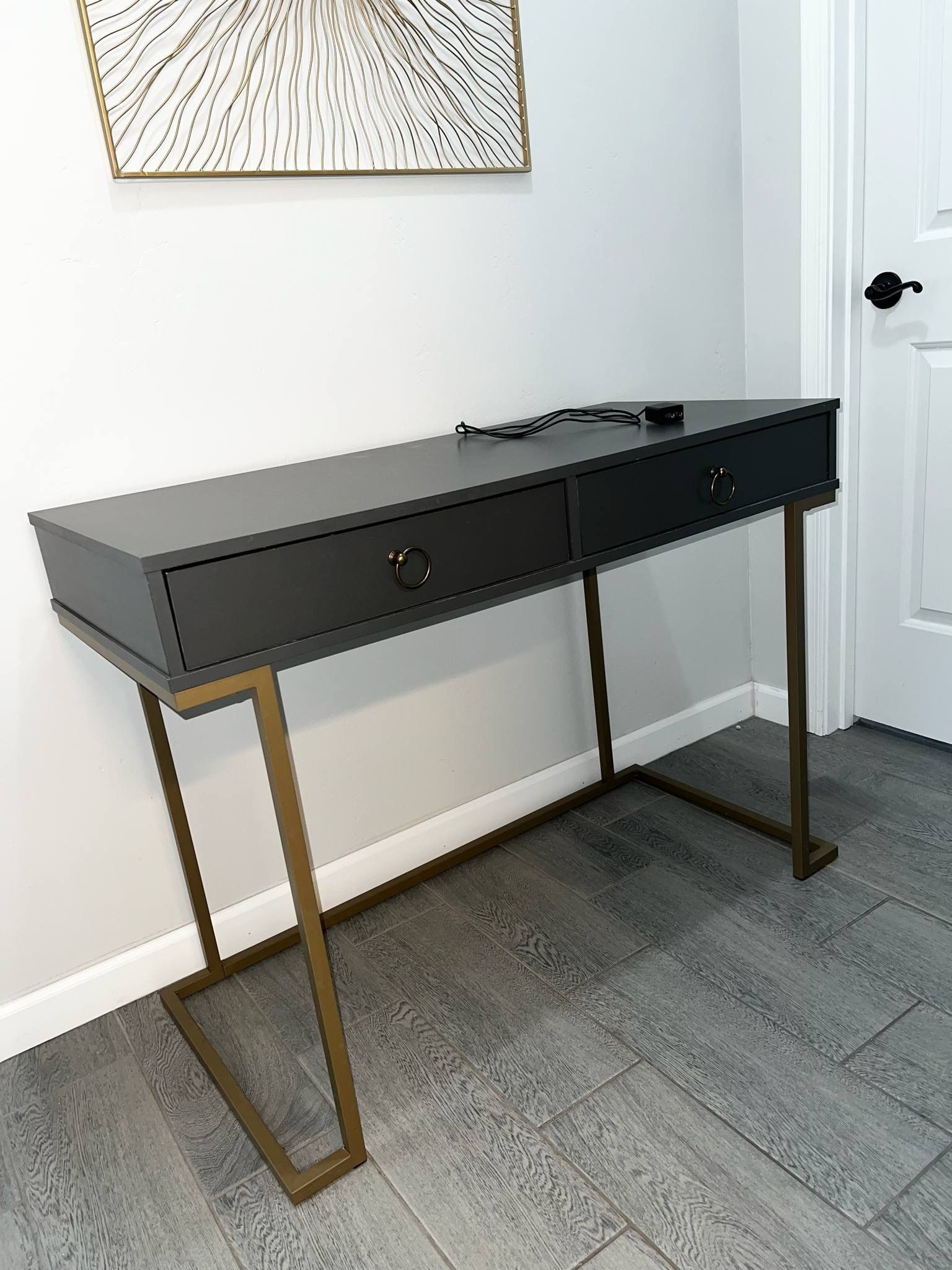 Desk With Charging Pad