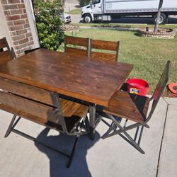 Dinett Set Ivan Smith Furniture