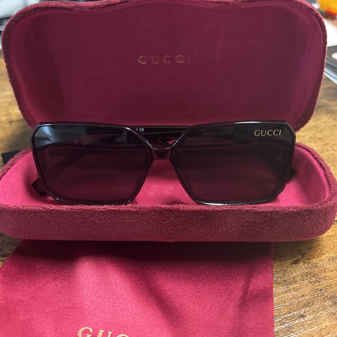 Black Gucci Sunglasses AUTHENTIC WITH ORIGINAL BOX AND PAPERS 