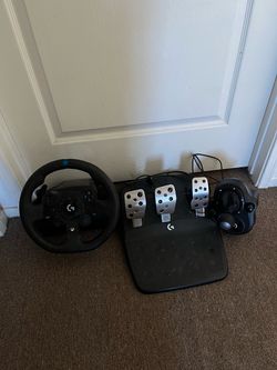 Logitech simulator gaming bundle (SHOOT OFFERS!!)