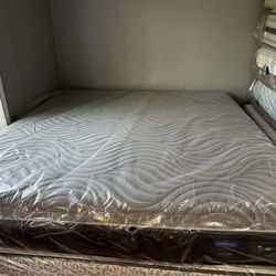 Set king sizes Mattress and box spring