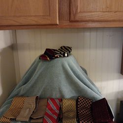 6 Brooks Brother Ties, 1 polo Tie, 1 Italy 100% Silk Tie , 1 Boston Traders Tie